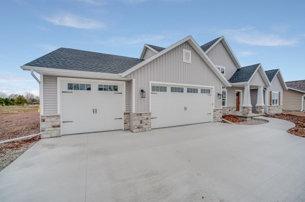 Concrete Driveway Pouring in West Des Moines