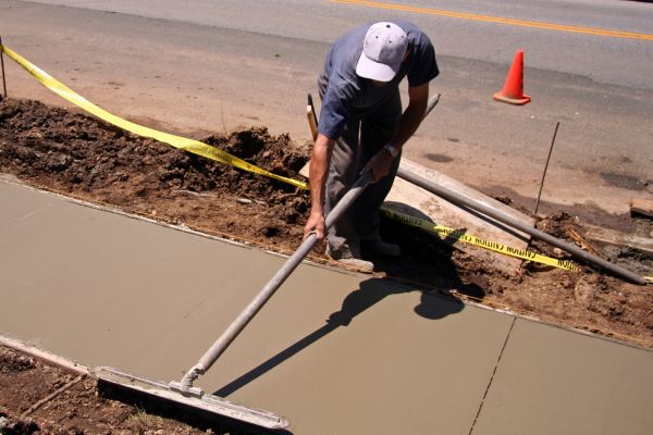 Sidewalk Cementing in West Des Moines